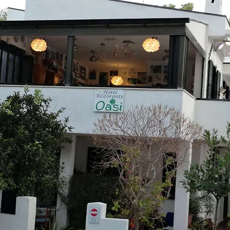 Nocleg ze śniadaniem Oasi *